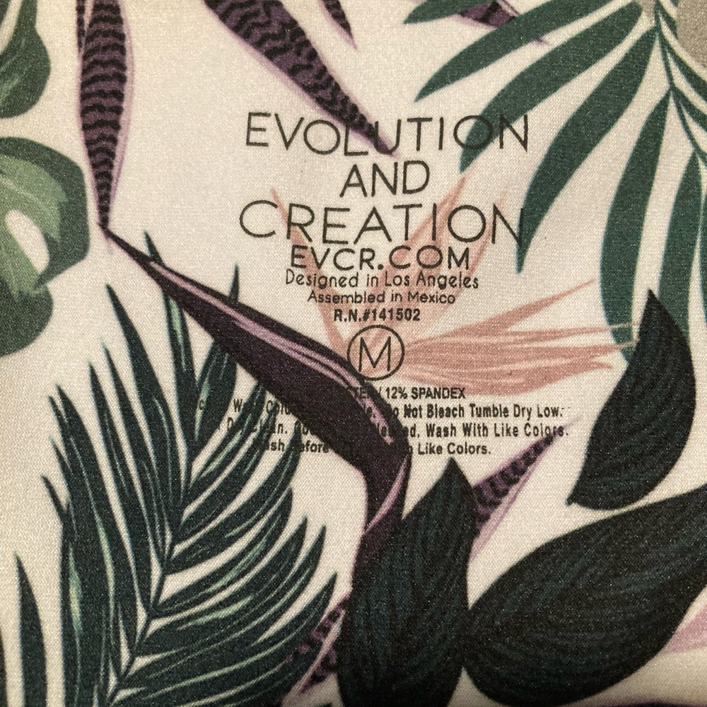 Evolution and Creation brand,size medium,beautiful colorful print,capri pants - Picture 2 of 7